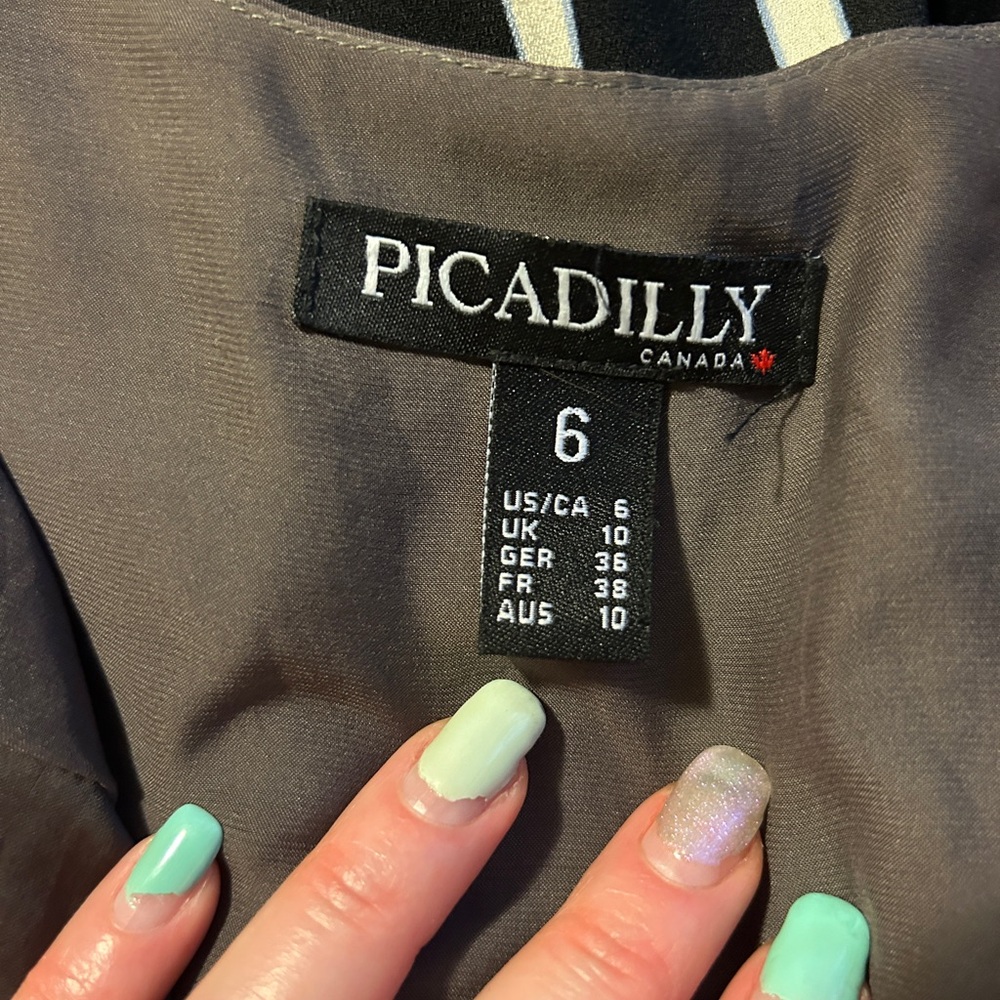 Picadilly Canada Button front, tunic length short sleeved jacket - Picture 5 of 7